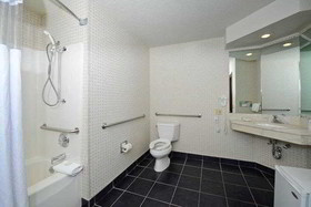 Best Western Harbour Pointe Lakefront