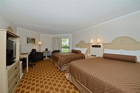 Best Western Harbour Pointe Lakefront