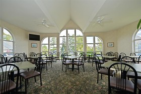 Best Western Harbour Pointe Lakefront