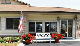 Days Inn & Suites by Wyndham St. Ignace Lakefront