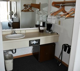 Days Inn & Suites by Wyndham St. Ignace Lakefront