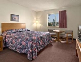 Super 8 by Wyndham St. Ignace