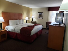 Baymont Inn and Suites Southfield/Detroit