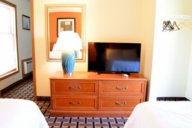 Great Lakes Inn and Suites