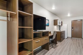 WoodSpring Suites Detroit Sterling Heights