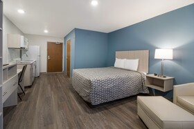 WoodSpring Suites Detroit Sterling Heights