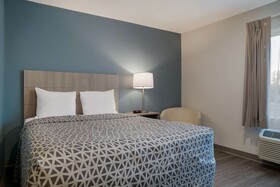 WoodSpring Suites Detroit Sterling Heights