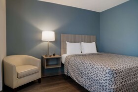 WoodSpring Suites Detroit Sterling Heights