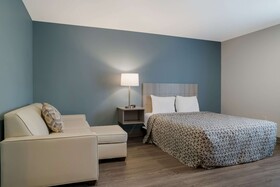 WoodSpring Suites Detroit Sterling Heights