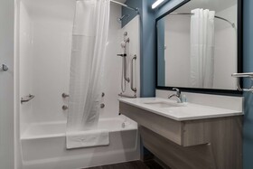 WoodSpring Suites Detroit Sterling Heights