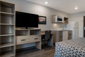 WoodSpring Suites Detroit Sterling Heights