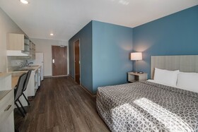 WoodSpring Suites Detroit Sterling Heights