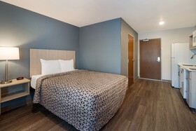WoodSpring Suites Detroit Sterling Heights