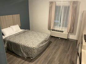 WoodSpring Suites Detroit Sterling Heights