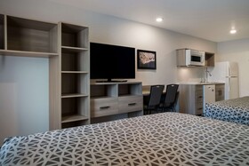 WoodSpring Suites Detroit Sterling Heights
