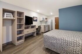 WoodSpring Suites Detroit Sterling Heights