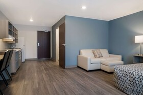 WoodSpring Suites Detroit Sterling Heights