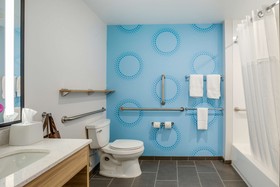 Tru by Hilton Saint Joseph