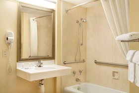 Travelodge by Wyndham Sturgis