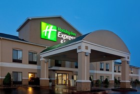 Holiday Inn Express & Suites Three Rivers