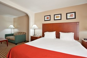 Holiday Inn Express & Suites Three Rivers
