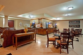 Holiday Inn Express & Suites Three Rivers