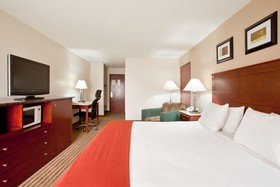 Holiday Inn Express & Suites Three Rivers