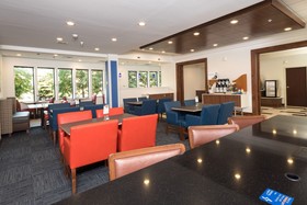 Holiday Inn Express Hotel & Suites Detroit - Utica