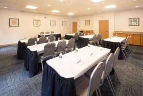 Holiday Inn Express Hotel & Suites Detroit - Utica