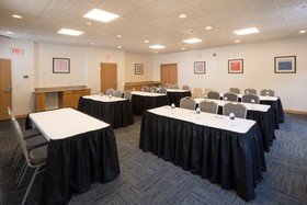 Holiday Inn Express Hotel & Suites Detroit - Utica