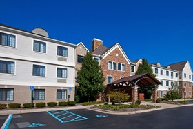 Staybridge Suites Detroit - Utica