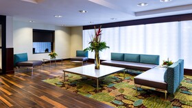 Holiday Inn & Suites Warren