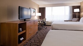 Holiday Inn & Suites Warren