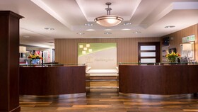 Holiday Inn & Suites Warren