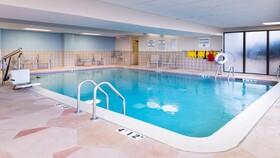 Holiday Inn & Suites Warren