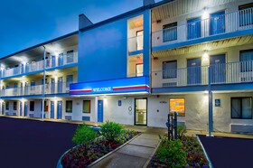 Motel 6 Detroit East Warren