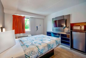 Motel 6 Detroit East Warren