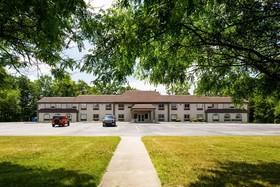 Econo Lodge Whitehall Near Michigan's Adventure