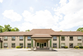 Econo Lodge Whitehall Near Michigan's Adventure