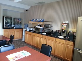 Econo Lodge Whitehall Near Michigan's Adventure