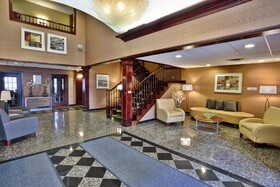 Holiday Inn Express & Suites Woodhaven