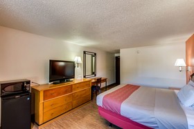 Motel 6 Albert Lea, MN