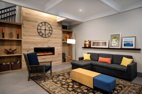 Country Inn & Suites by Radisson, Albertville, MN