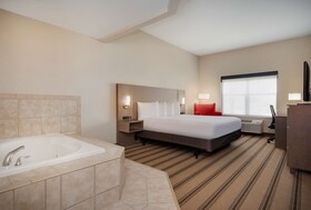 Country Inn & Suites by Radisson, Albertville, MN
