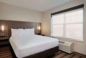 Country Inn & Suites by Radisson, Albertville, MN