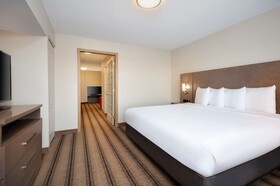 Country Inn & Suites by Radisson, Albertville, MN
