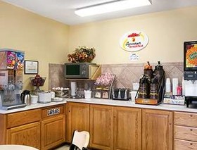 Super 8 by Wyndham Alexandria MN