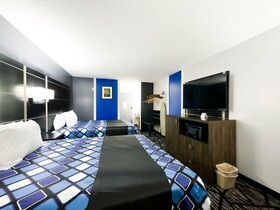 Coratel Inn and Suites Blaine