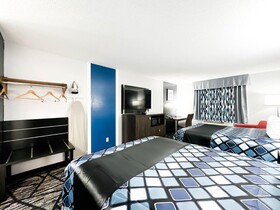 Coratel Inn and Suites Blaine