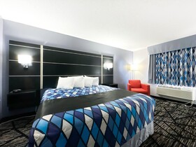 Coratel Inn and Suites Blaine